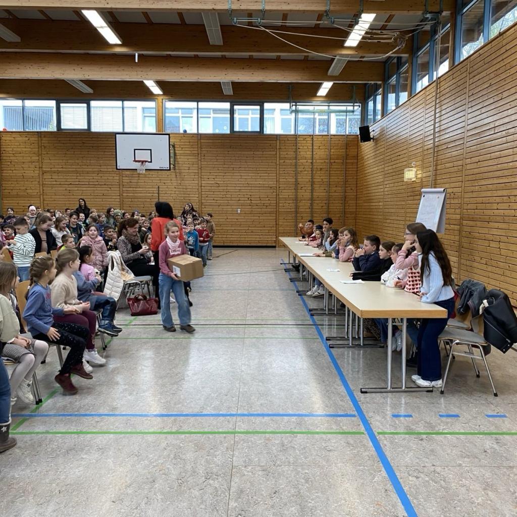 Schulversammlung in der Sonnenberghalle